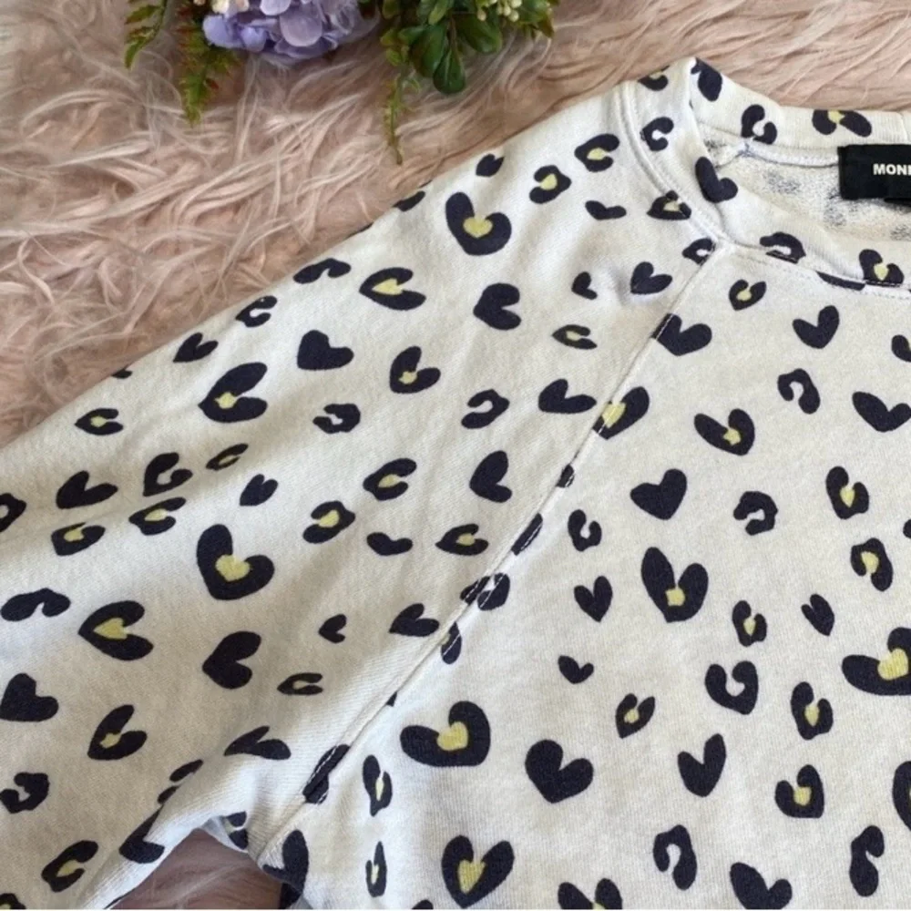Monrow White Raglan Black Leopard Hearts Sweatshirt, Size Large - Picture 4 of 10